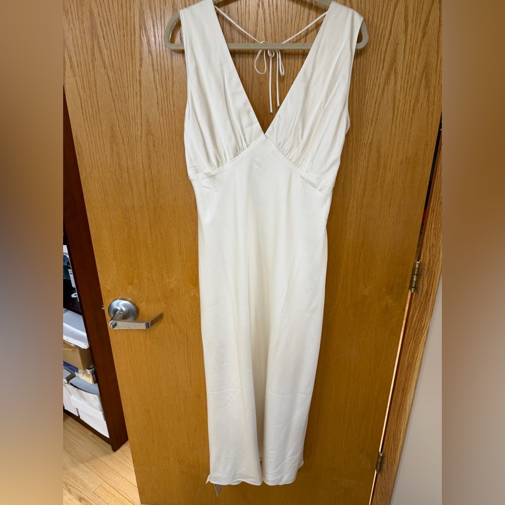 Abercrombie & Fitch White V-Neck Maxi Dress